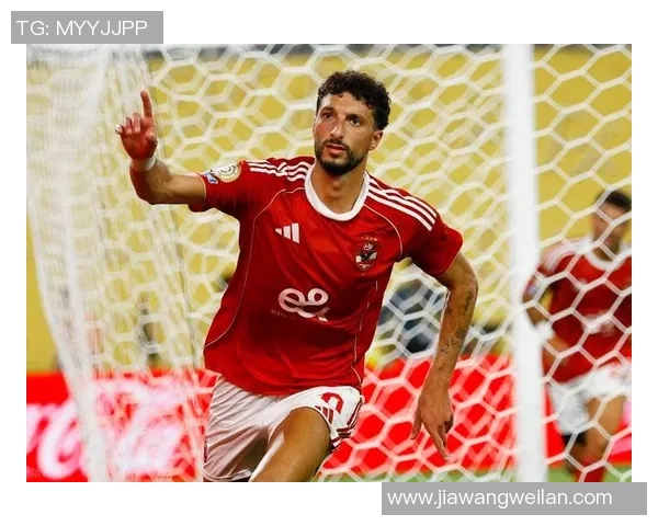 老足球明星的生平成就与经典瞬间全解析